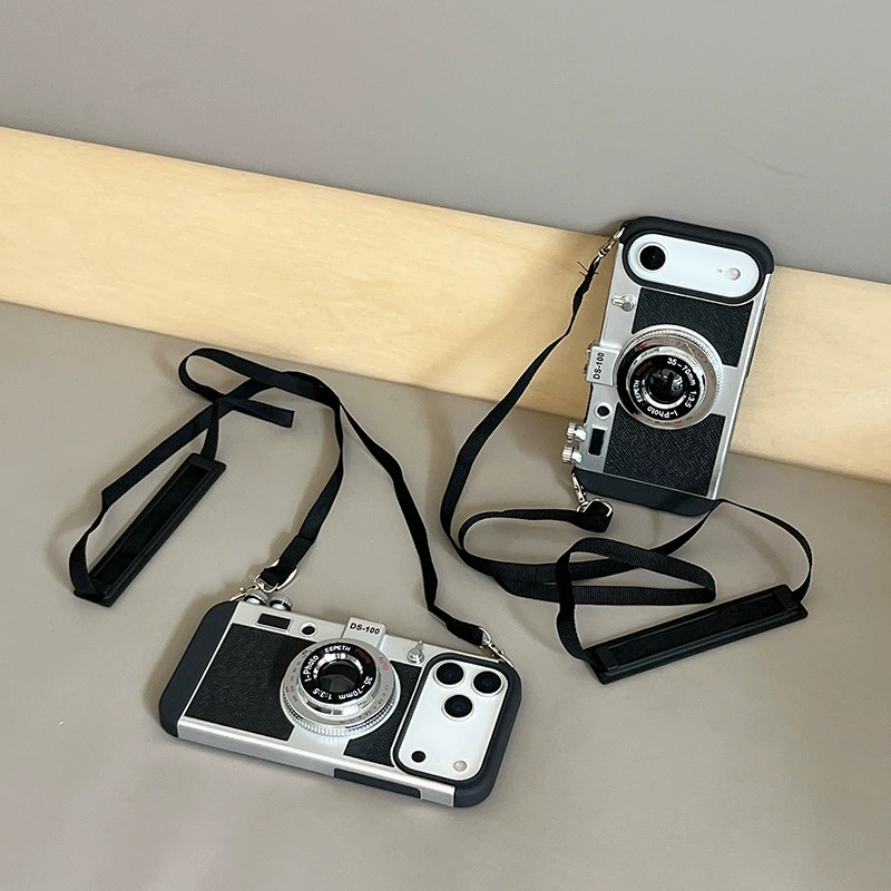 Emily in Paris Vintage Camera  - Vintage Items recensione e prezzo