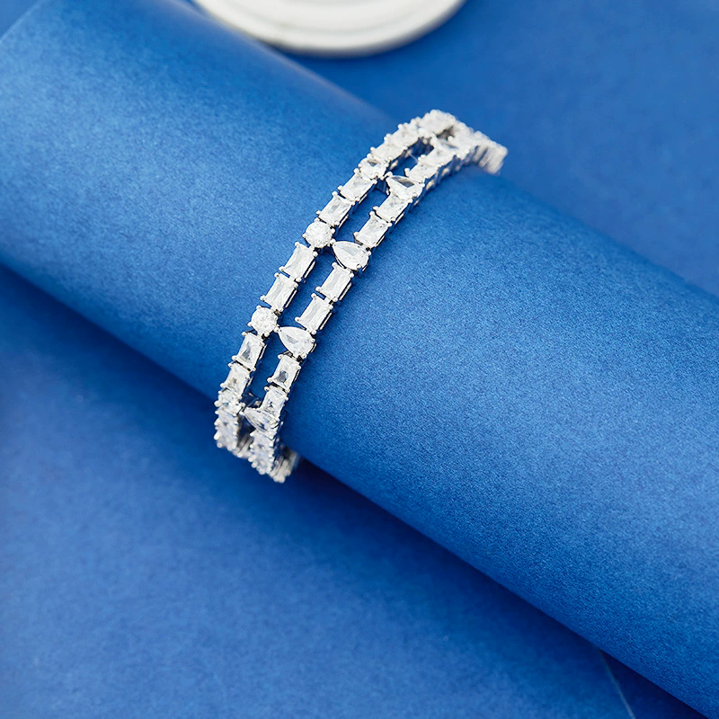 Designer Collection Bracelet N - Vintage Collectible Jewelry recensione e prezzo