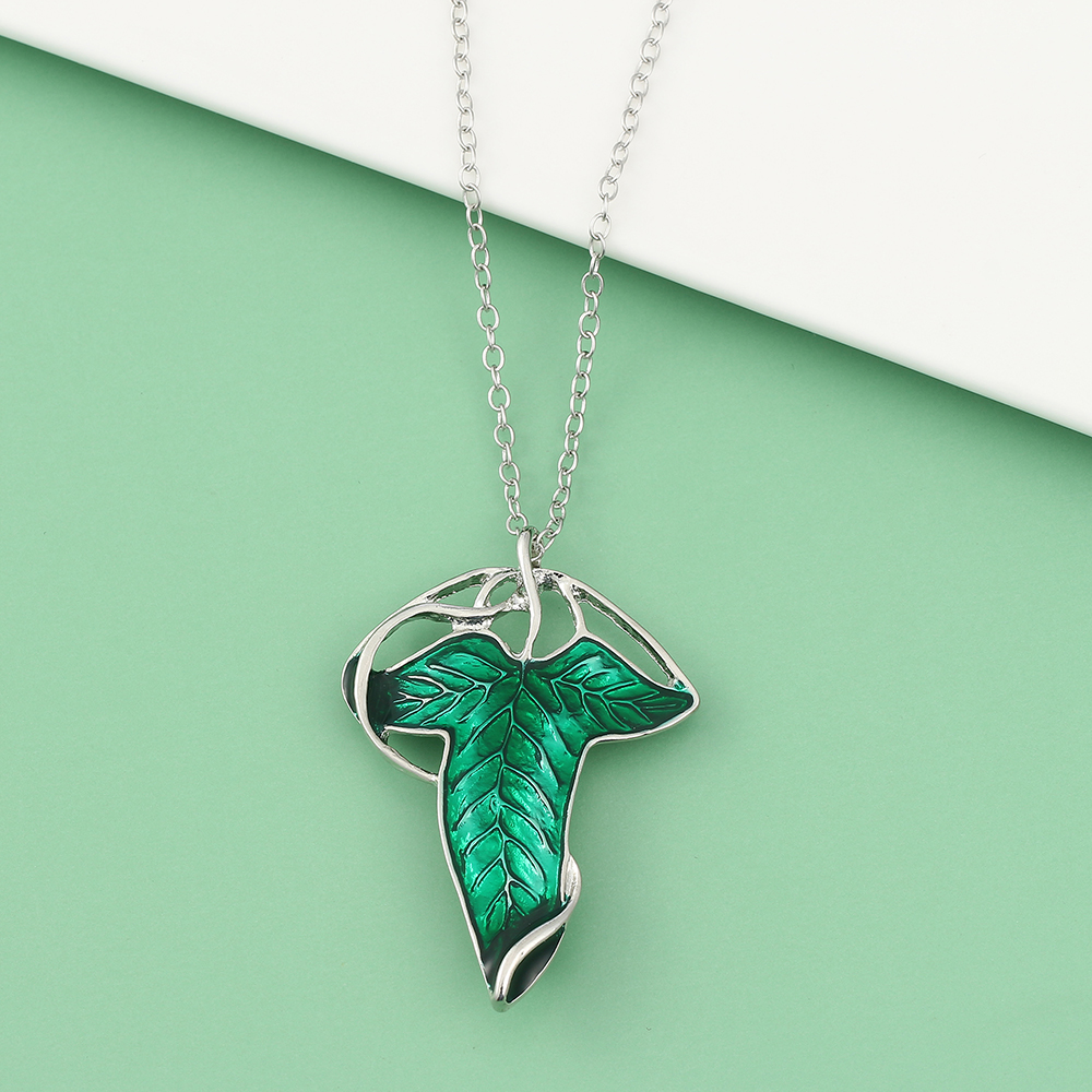 Vintage Green Leaf Pendant Nec - Vintage Items recensione e prezzo