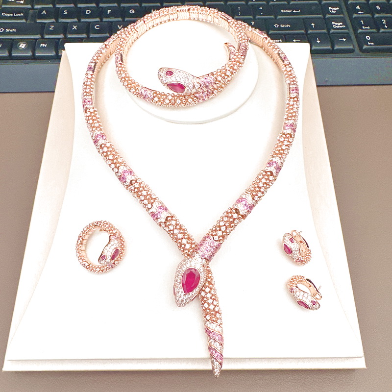 Designer Collection Necklace B - Vintage Collectible Jewelry recensione e prezzo