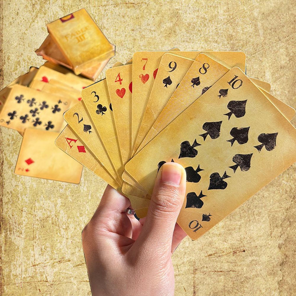 Vintage Distressed Playing Car - Vintage Collectible Playing Cards recensione e prezzo